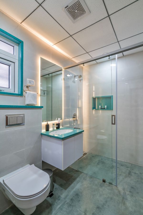 SKYLA_Serviced Apartments & Suites_Hitech City_Executive Room_Twin Bed bathroom.jpg